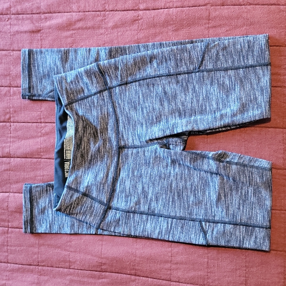 Victoria Secret Sport Knockout Leggings  Size XS
